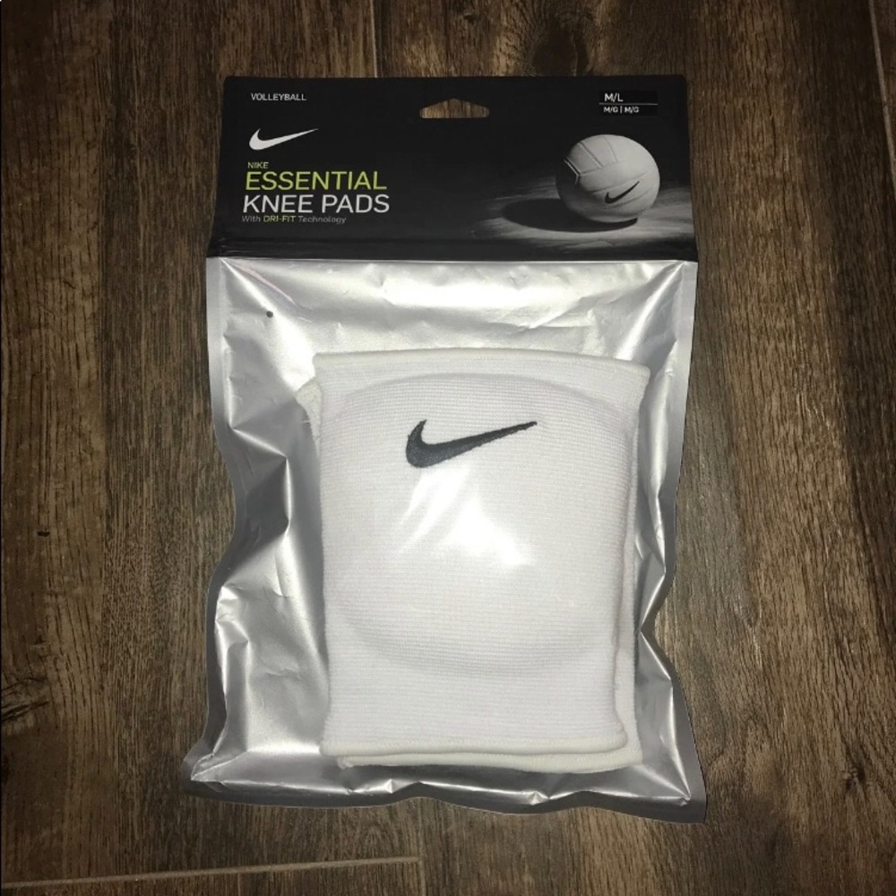 nike essential knee pads